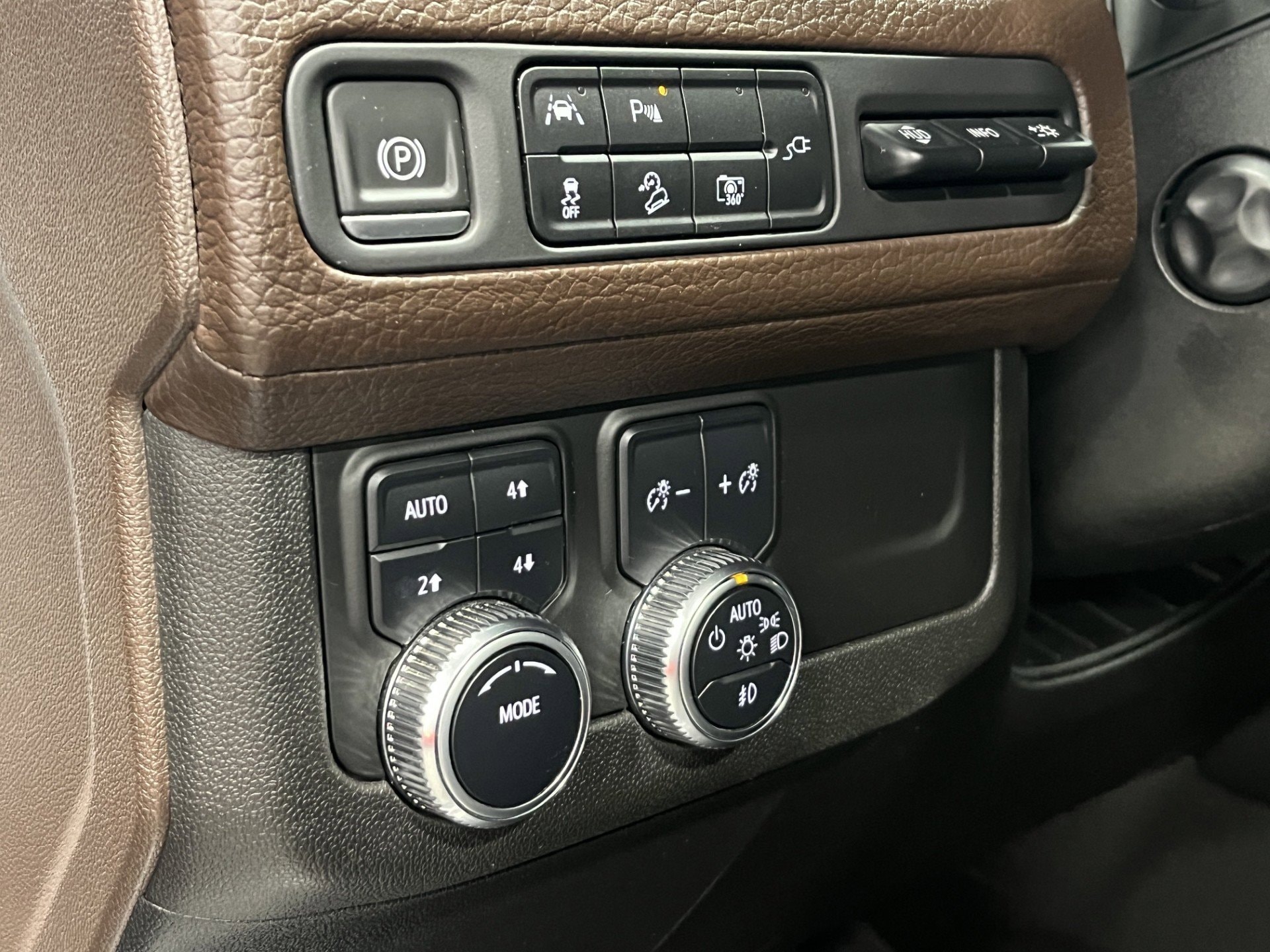2022 GMC Yukon Denali - Photo 13
