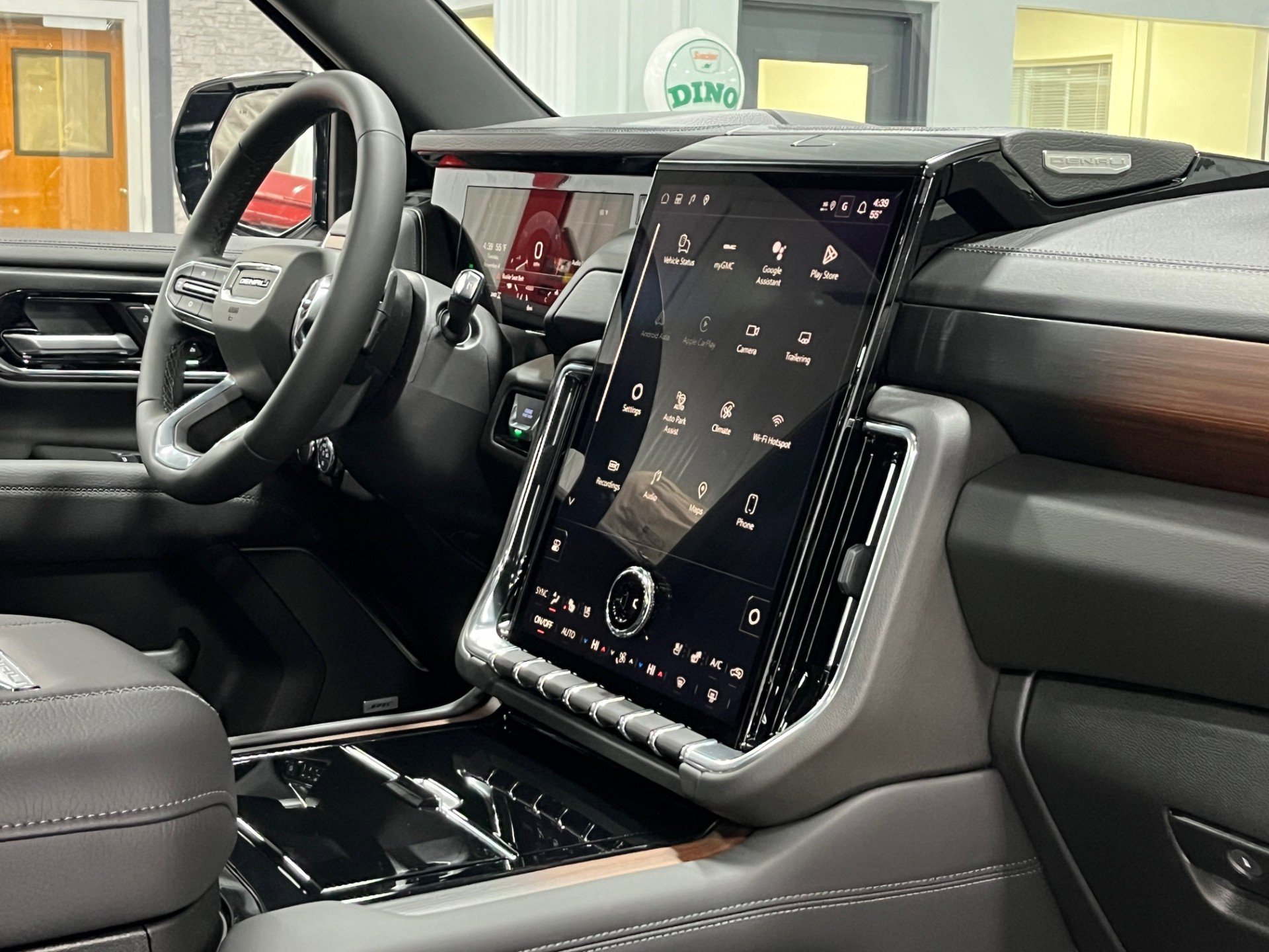 2026 GMC Yukon XL Denali - Photo 10