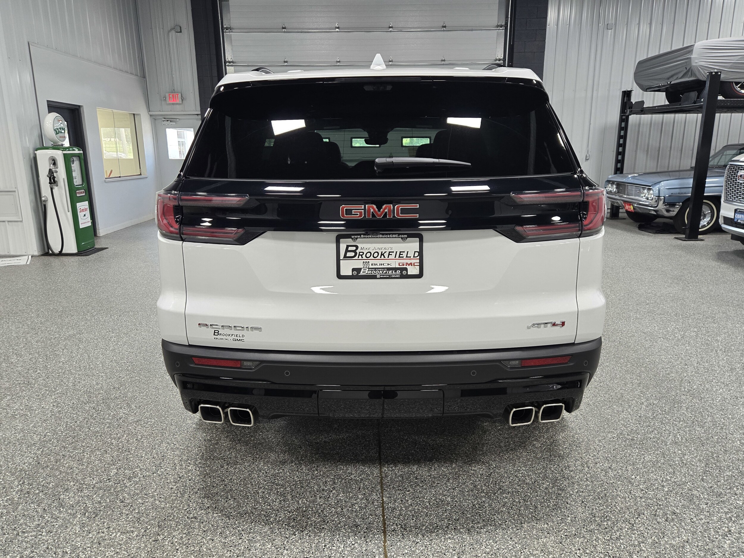 2026 Gmc Acadia AT4 photo 4