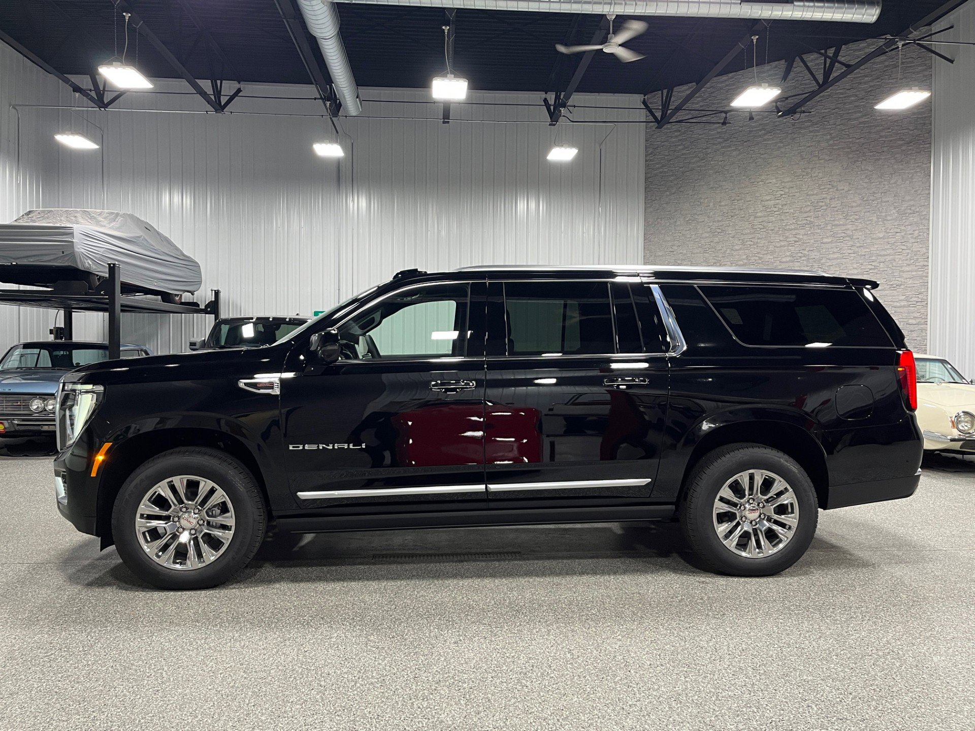 2026 GMC Yukon XL Denali - Photo 2