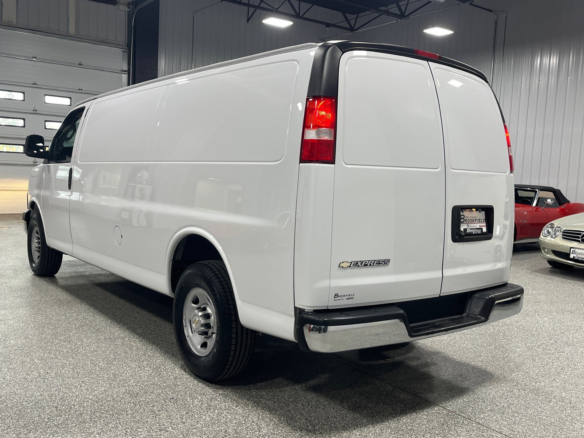 2023 Chevrolet Express 2500 Cargo Van photo 3