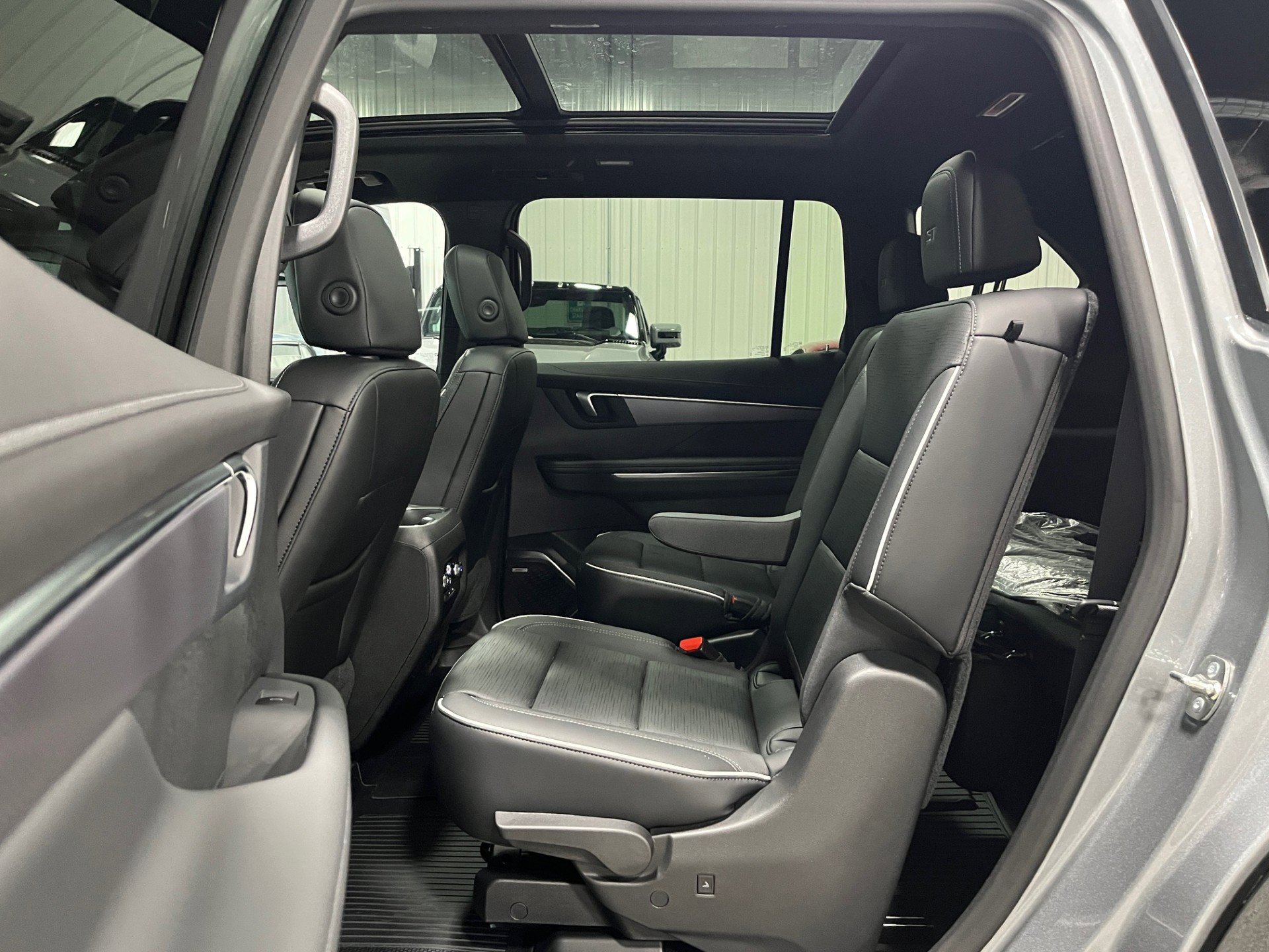 2026 Buick Enclave Sport Touring - Photo 9