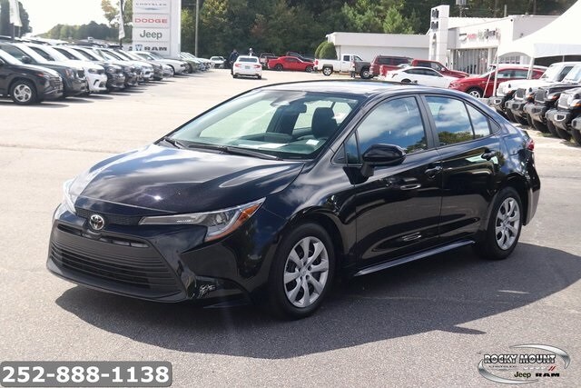2023 Toyota Corolla LE photo 2