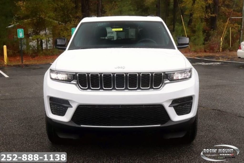 New 2025 Jeep Grand Cherokee LAREDO X 4X4 Sport Utility