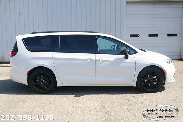 2024 Chrysler Pacifica Limited photo 4