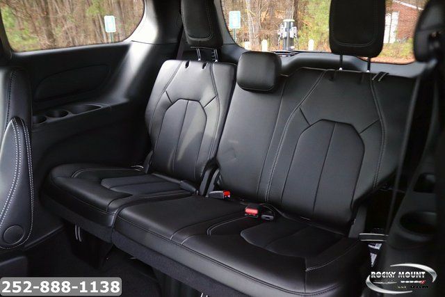 2026 Chrysler Pacifica Select - Photo 14