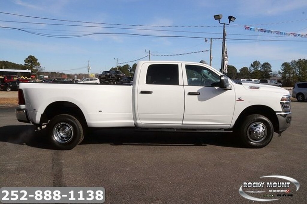 New 2026 Ram 3500 TRADESMAN CREW CAB 4X4 8' BOX Pickup