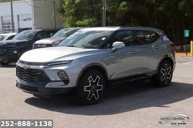 2025 Chevrolet Blazer RS photo 3