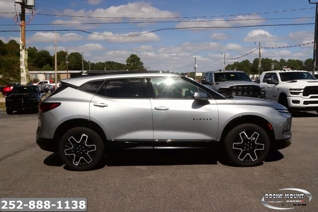 2025 Chevrolet Blazer RS photo 4