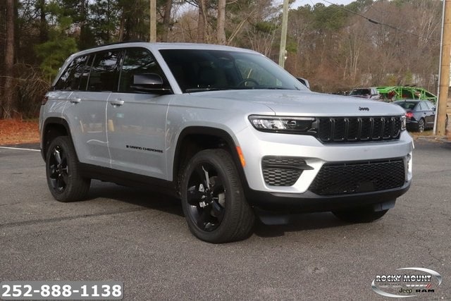 2025 Jeep Grand Cherokee Altitude's photo