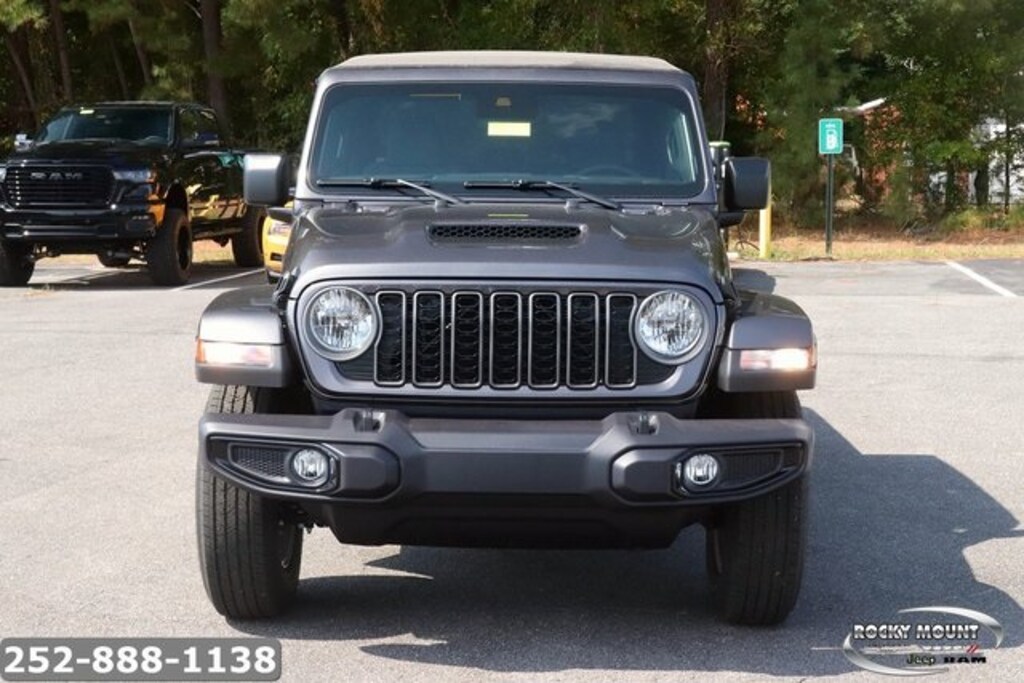 New 2025 Jeep Gladiator SPORT S 4X4 Pickup