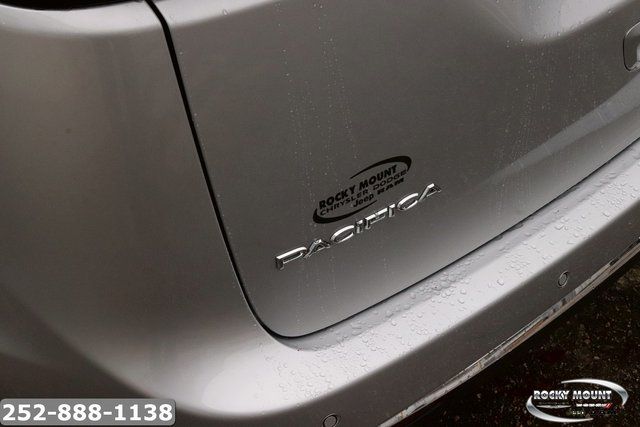 2026 Chrysler Pacifica Select - Photo 7