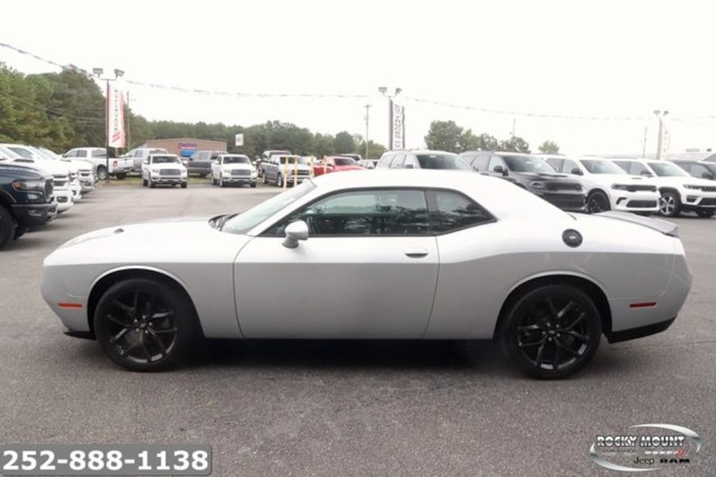Used 2022 Dodge Challenger SXT Coupe