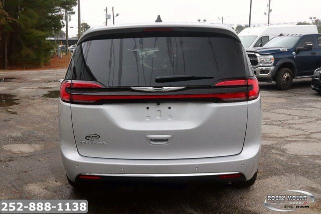 2026 Chrysler Pacifica Select - Photo 6