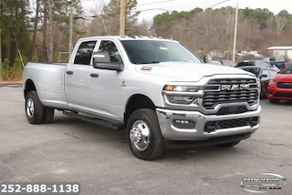 2026 Ram 3500 TRADESMAN CREW CAB 4X4 8' BOX Pickup