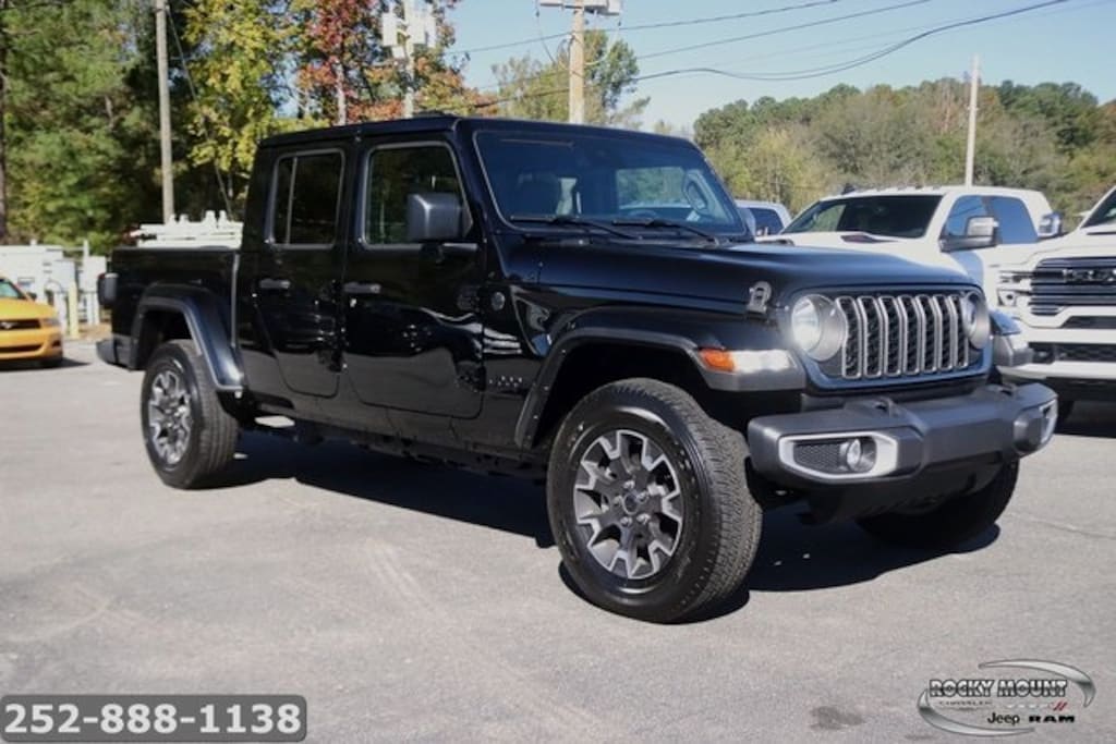 New 2025 Jeep Gladiator SPORT S 4X4 Pickup