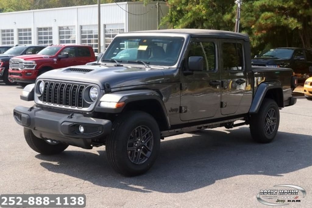 New 2025 Jeep Gladiator SPORT S 4X4 Pickup