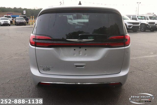 2026 Chrysler Pacifica Select - Photo 6