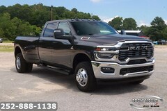 2026 Ram 3500 TRADESMAN CREW CAB 4X4 8' BOX Pickup