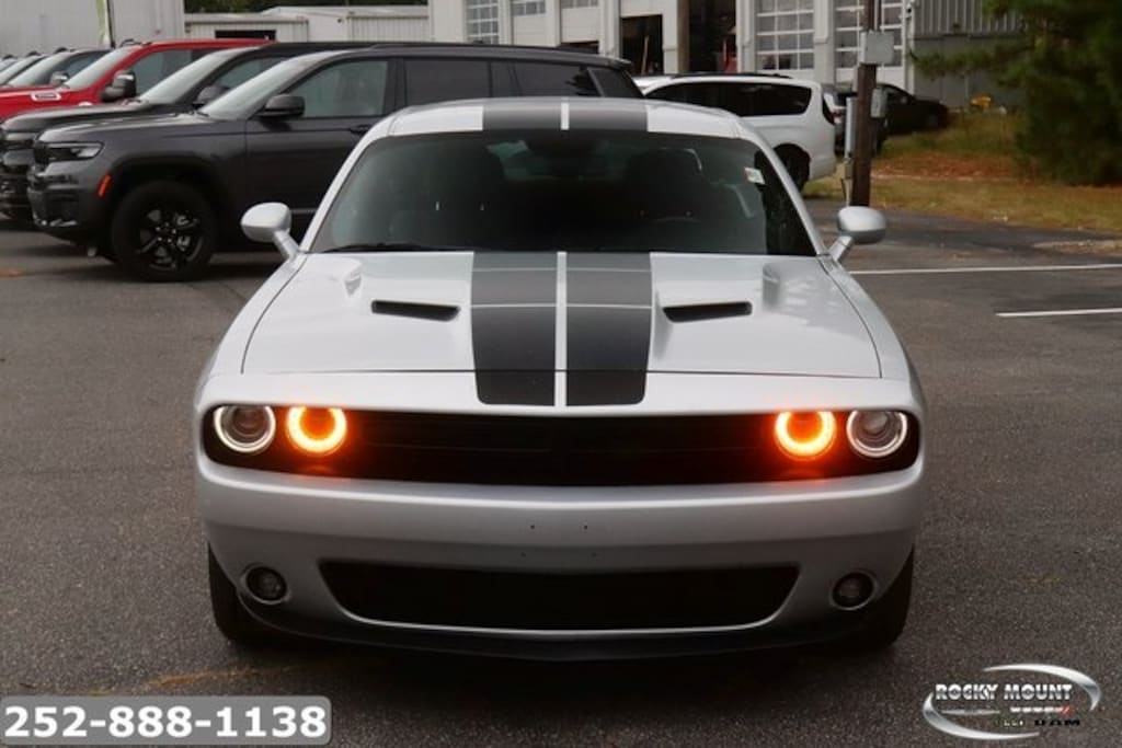 Used 2022 Dodge Challenger SXT Coupe
