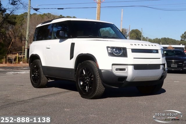 2024 Land Rover Defender S's photo