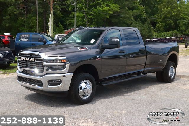 New 2026 Ram 3500 TRADESMAN CREW CAB 4X4 Pickup