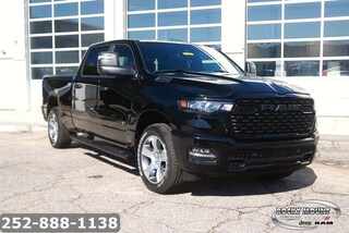 2026 Ram 1500 EXPRESS CREW CAB 4X4 6'4 BOX Pickup