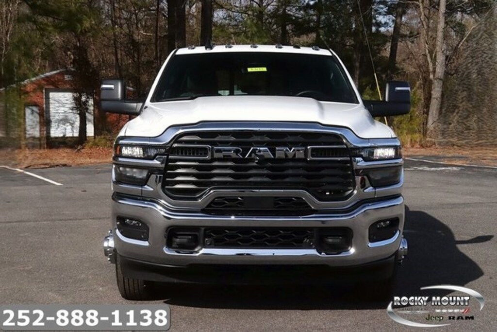 New 2026 Ram 3500 TRADESMAN CREW CAB 4X4 8' BOX Pickup
