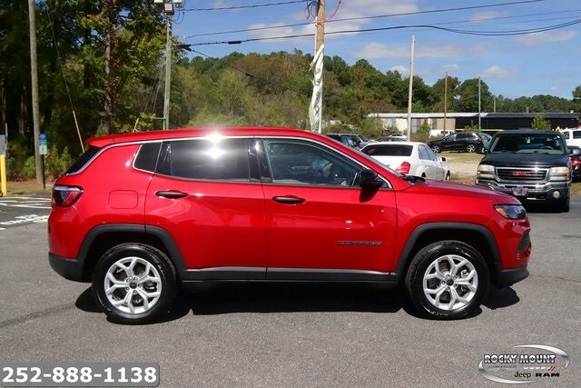 2025 Jeep Compass Sport photo 4