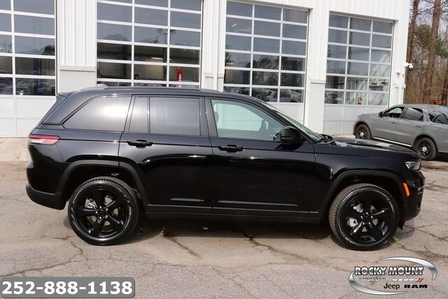 2025 Jeep Grand Cherokee Limited photo 4