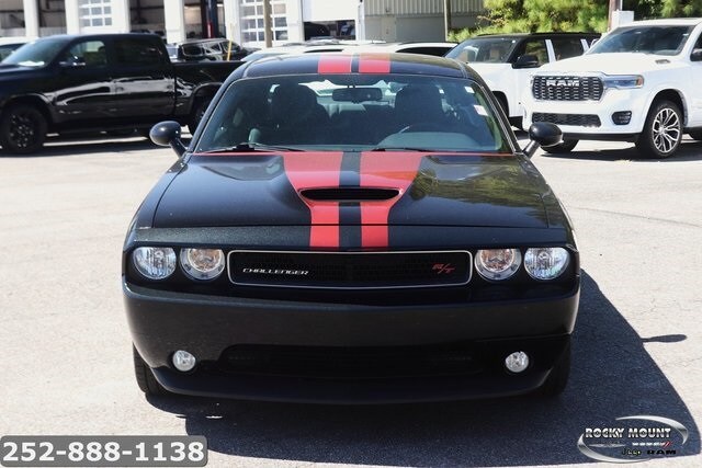 2013 Dodge Challenger R/T photo 2
