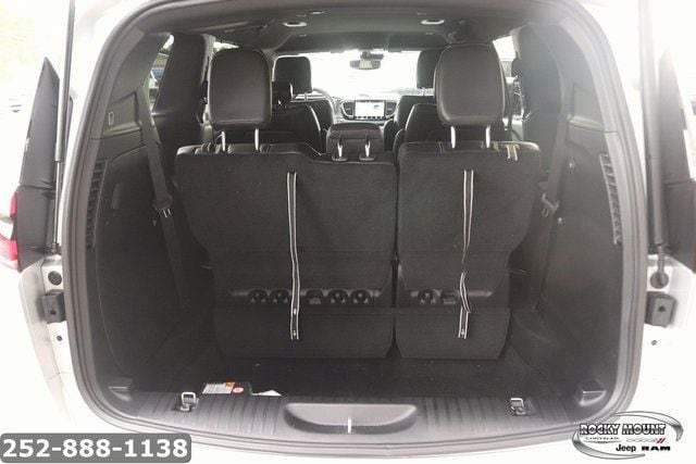 2026 Chrysler Pacifica Select - Photo 15
