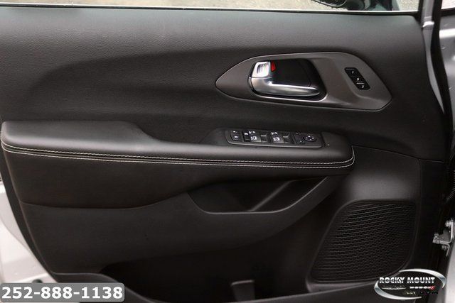 2026 Chrysler Pacifica Select - Photo 9