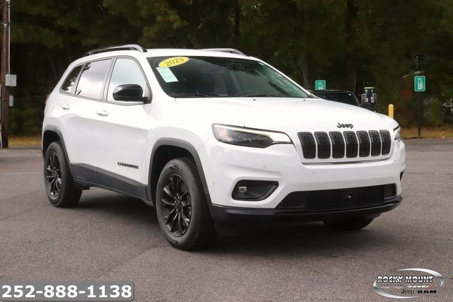 2023 Jeep Cherokee Altitude Lux's photo