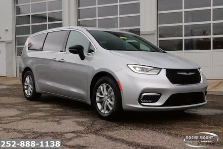 2026 Chrysler Pacifica SELECT Passenger Van