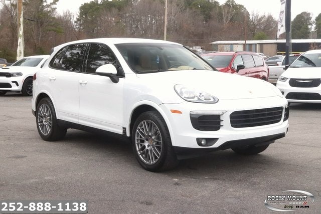 2017 Porsche Cayenne Platinum Edition's photo