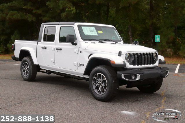 2025 Jeep Gladiator Pickup 