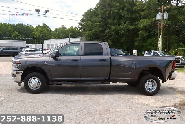 New 2026 Ram 3500 TRADESMAN CREW CAB 4X4 Pickup