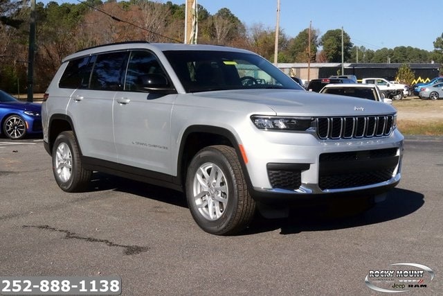 2025 Jeep Grand Cherokee L Laredo's photo