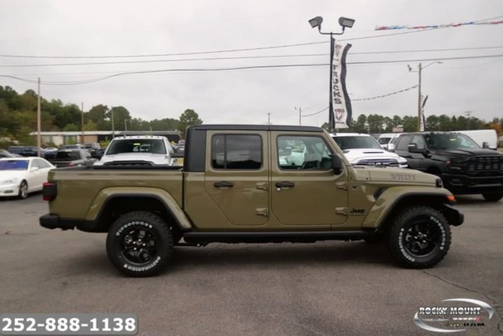 New 2025 Jeep Gladiator WILLYS 4X4 Pickup