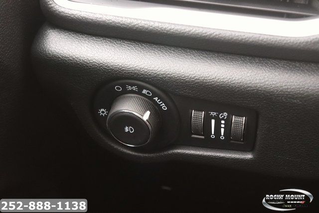 2026 Chrysler Pacifica Select - Photo 24