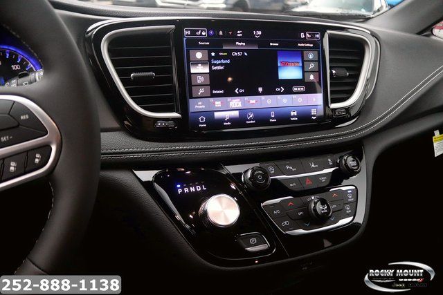 2026 Chrysler Pacifica Select - Photo 20