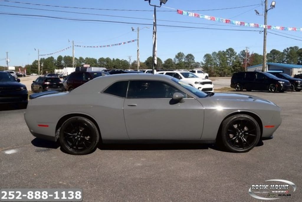 Used 2018 Dodge Challenger SXT Coupe