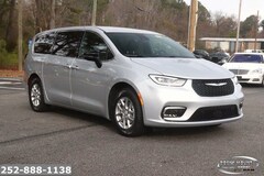 2026 Chrysler Pacifica SELECT Passenger Van