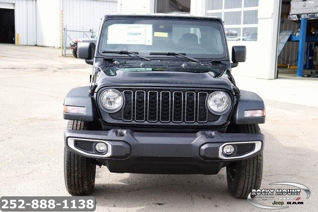 2025 Jeep Gladiator Sport S photo 2