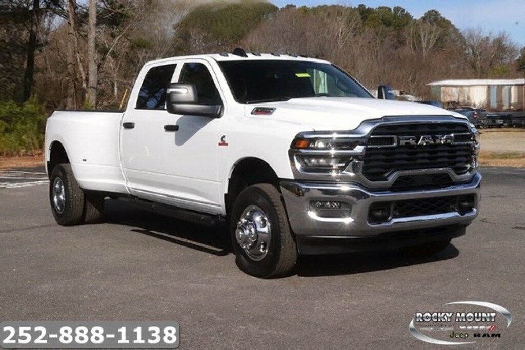 New 2026 Ram 3500 TRADESMAN CREW CAB 4X4 8' BOX Pickup