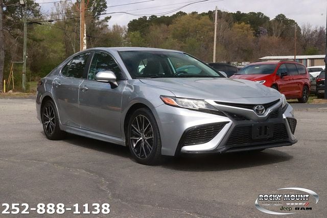 2022 Toyota Camry SE