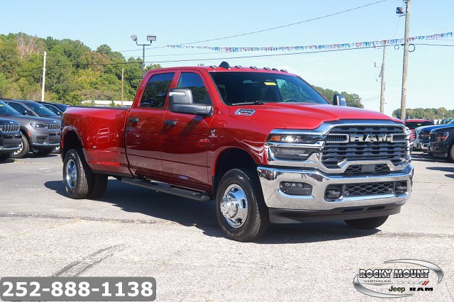 2026 Ram 3500 TRADESMAN CREW CAB 4X4 Pickup