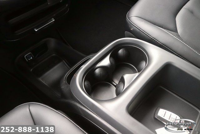 2026 Chrysler Pacifica Select - Photo 21