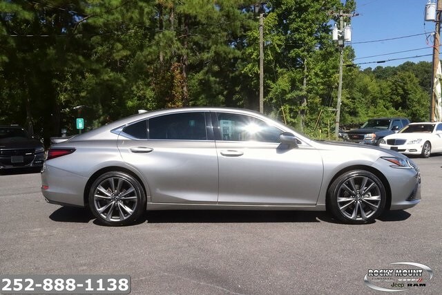 2021 Lexus ES 350 F SPORT photo 4